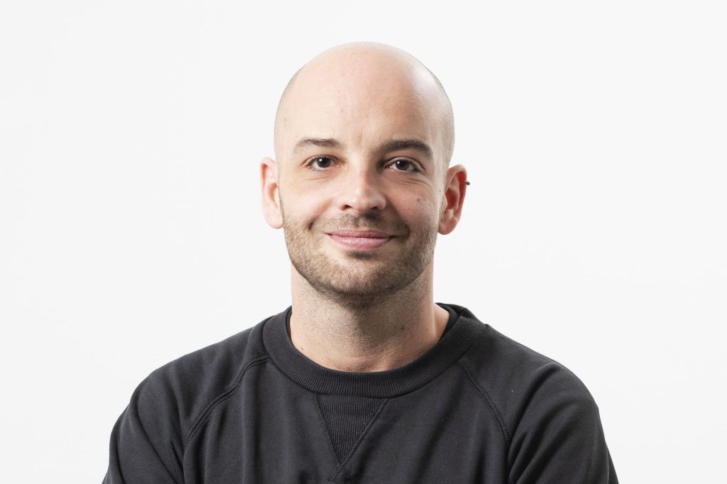 Victor De La Serna