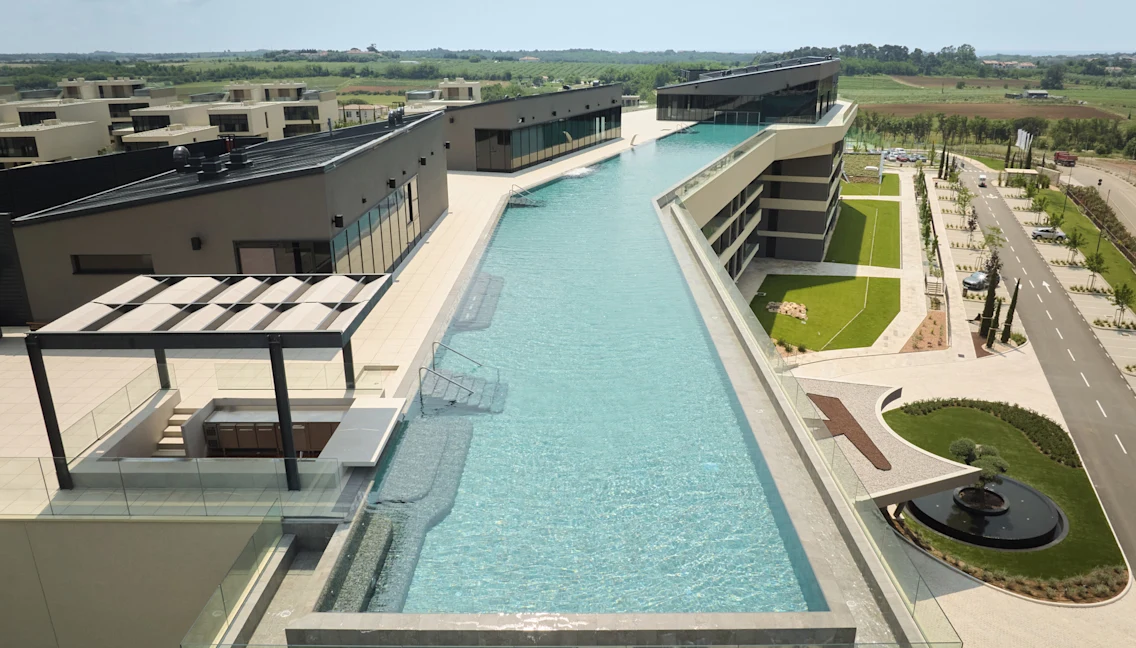 Istrien-Petram-Resort-Infinitypool-2